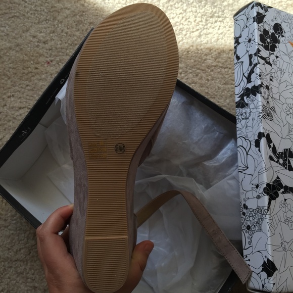 NEW Wedge Sandal MAKE OFFER - Picture 5 of 6